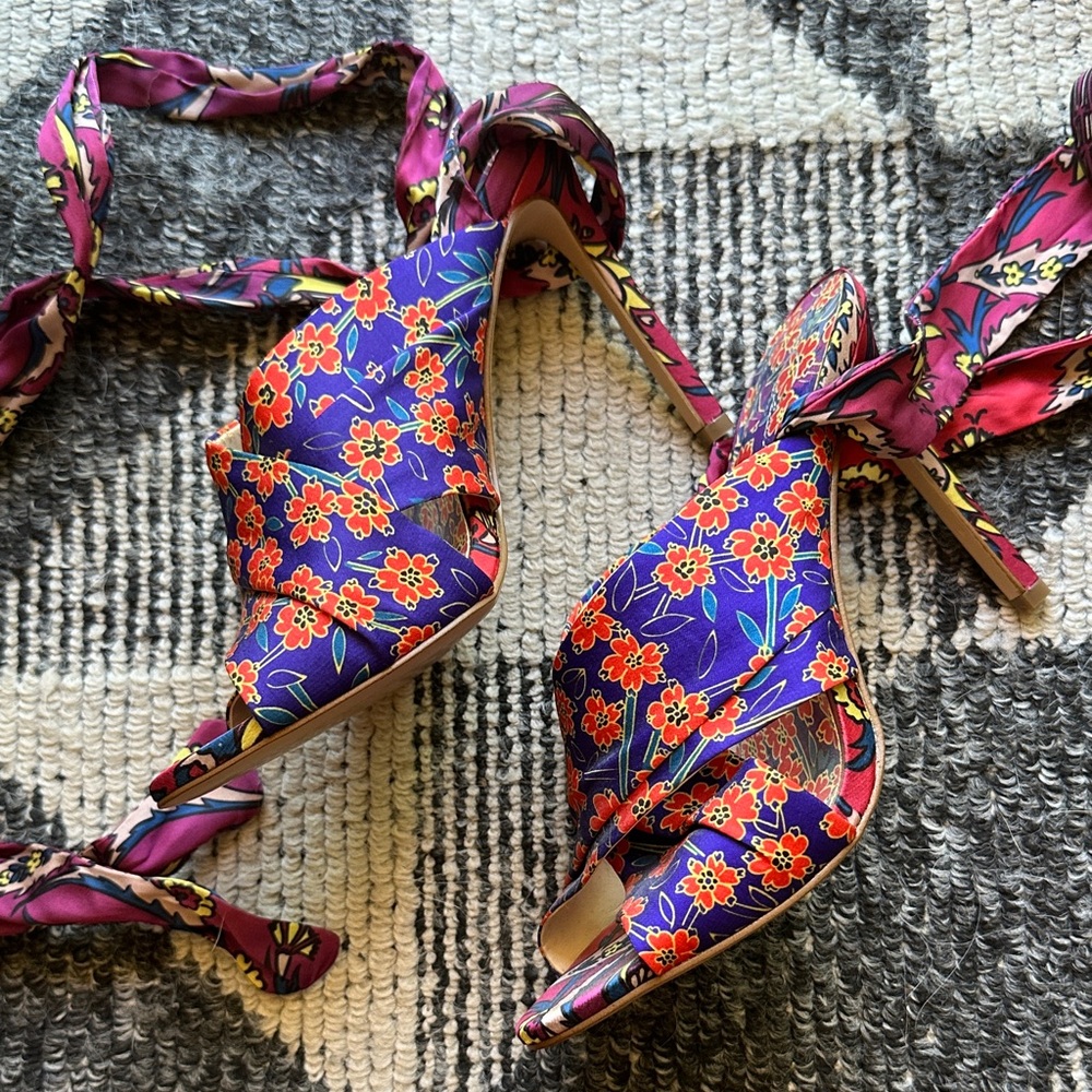 Jessica Simpson Jestella Knotted Scarf Tie Pumps - Picture 8 of 12